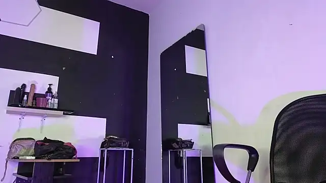 haileycat online show from 10/15/25, 12:55