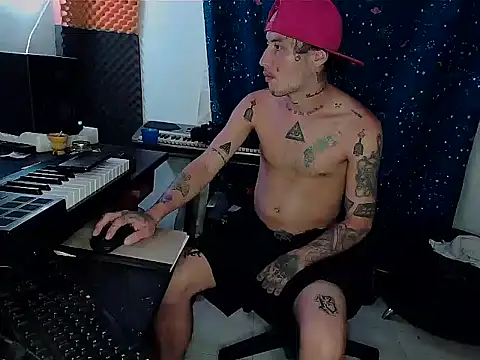 patrik tattoo  online show from 03/18/25, 04:47