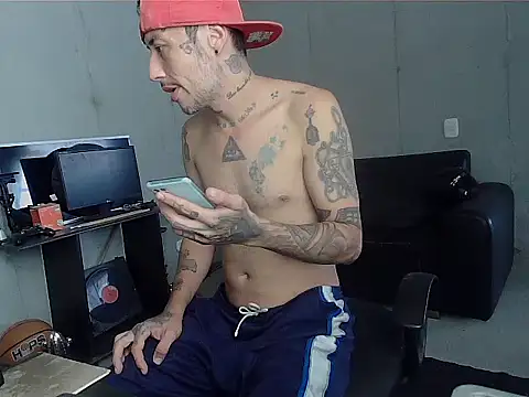 Snapshot of patrik_tattoo_ chatting on 03/04/26, 04:24 patrik tattoo online show from 03/04/26, 04:24