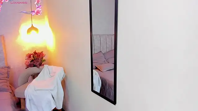 tutu milf online show from 02/15/26, 12:03