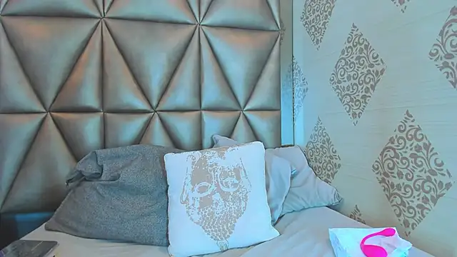 Corina Taylor  online show from 01/07/26, 11:45