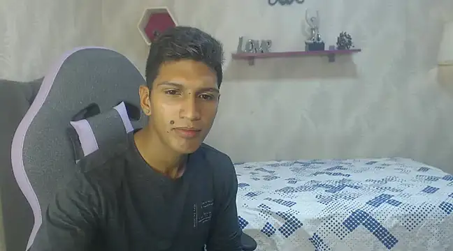 mau elixxx online show from 12/24/24, 12:33