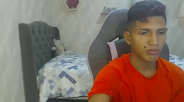 mau elixxx online show from 12/26/24, 05:47