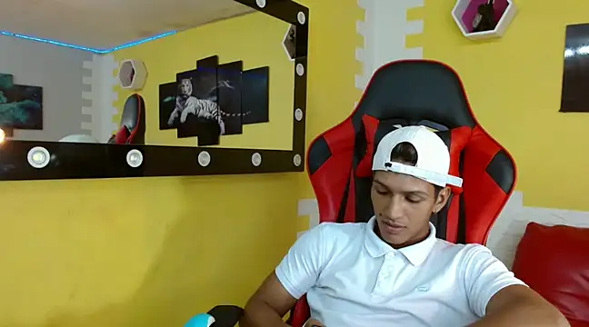 mau elixxx online show from 01/17/25, 03:23