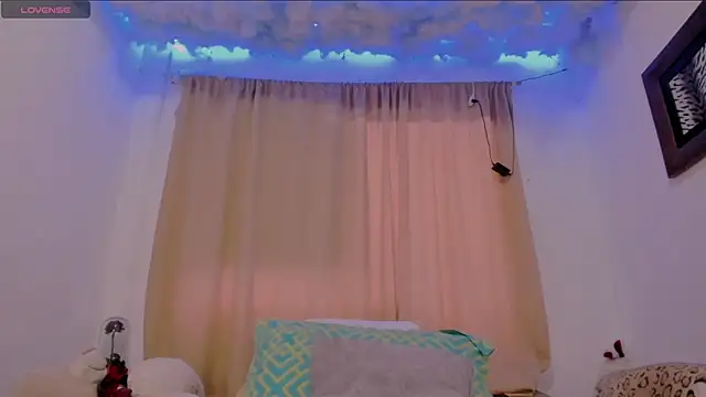 Snapshot of Lauu_G chatting on 03/05/25, 11:05 Lauu G online show from 03/05/25, 11:05