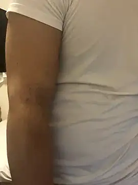 YU-KI00 online show from 10/31/25, 01:01