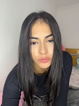 emilie xx  online show from 04/29/26, 04:05