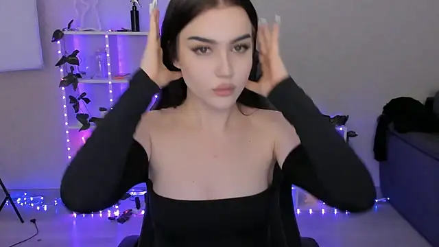 Snapshot of Melanie_N chatting on 12/03/24, 02:27 Melanie N online show from 12/03/24, 02:27