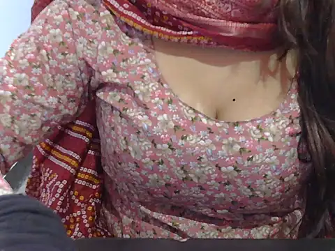 cutie-taara online show from 01/16/25, 12:20