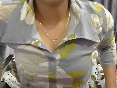 cutie-taara online show from 03/03/25, 12:37