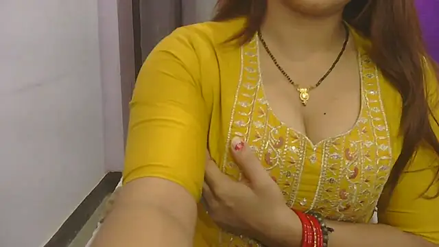 cutie-taara online show from 10/18/25, 04:48