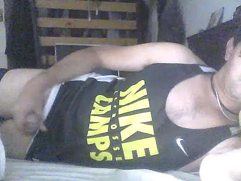 Snapshot of frank32love chatting on 01/15/25, 04:47 frank32love online show from 01/15/25, 04:47