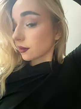 Snapshot of Eva_Millss chatting on 12/22/24, 01:11 Eva Millss online show from 12/22/24, 01:11