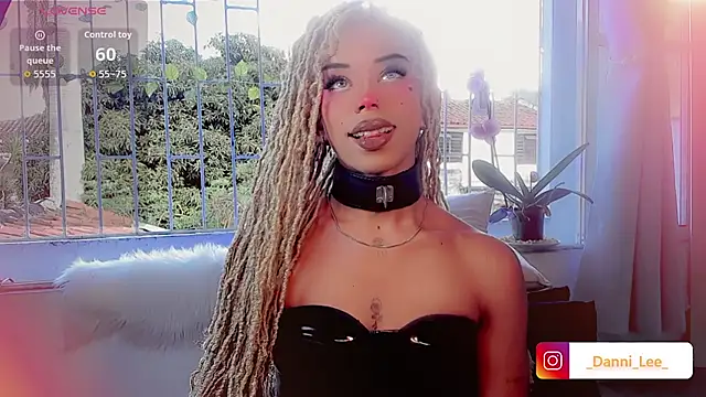 DanniLee  online show from 10/26/25, 09:10