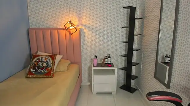 DENISERICHARD2 online show from 11/26/25, 02:56