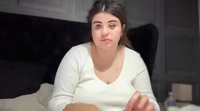 Snapshot of curvybabesx1 chatting on 03/21/25, 05:11 curvybabesx1 online show from 03/21/25, 05:11