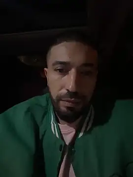 Snapshot of djtimka chatting on 09/28/25, 01:44 djtimka online show from 09/28/25, 01:44