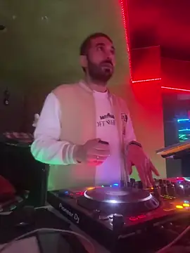 Snapshot of djtimka chatting on 02/25/26, 07:34 djtimka online show from 02/25/26, 07:34