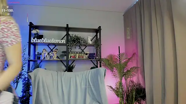 careful i bite nya online show from 10/14/25, 01:23