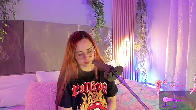 centaurigirl online show from 02/06/26, 03:33