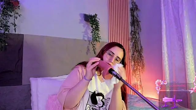 centaurigirl online show from 04/14/26, 04:40