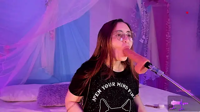 centaurigirl online show from 04/25/26, 04:48