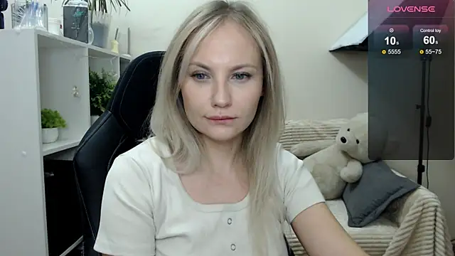 Sunny bunny6 online show from 10/24/25, 02:19