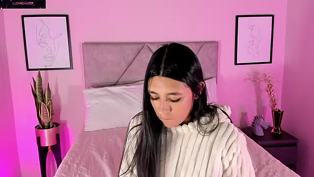 Emilyh  online show from 12/02/25, 10:31