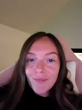 Snapshot of PrettyPetitexoxo chatting on 08/06/26, 08:00 PrettyPetitexoxo online show from 08/06/26, 08:00