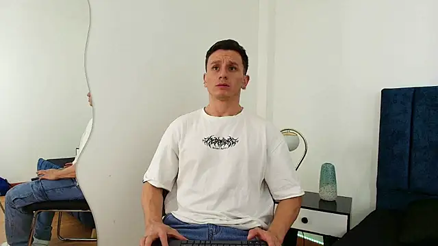 Andrewfalcon online show from 03/20/25, 06:53