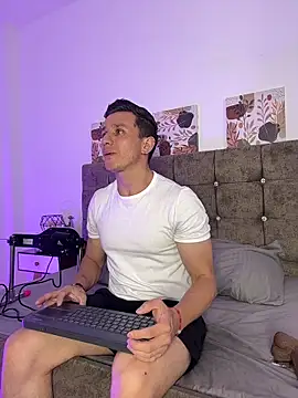 Andrewfalcon online show from 11/03/25, 06:42