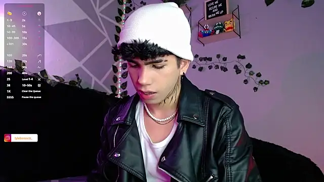 LyleBennett  online show from 12/02/24, 10:39