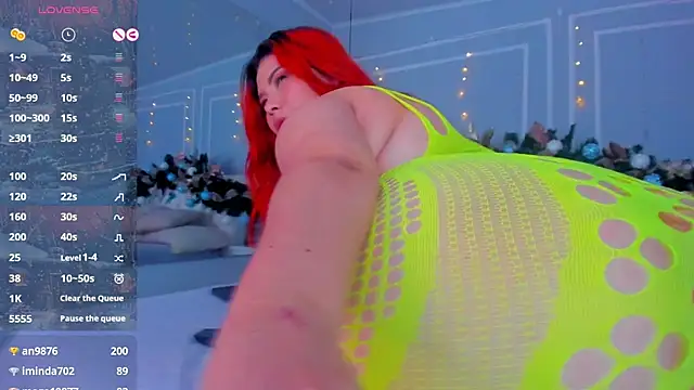 stephaniediaz online show from 12/19/24, 02:02