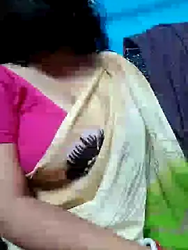 Snapshot of BERRY_00 chatting on 01/23/25, 10:22 BERRY 00 online show from 01/23/25, 10:22