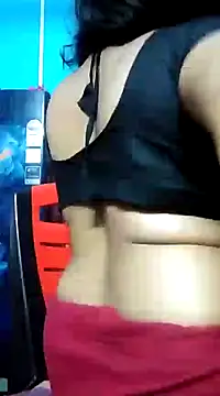 Snapshot of BERRY_00 chatting on 02/12/25, 10:24 BERRY 00 online show from 02/12/25, 10:24