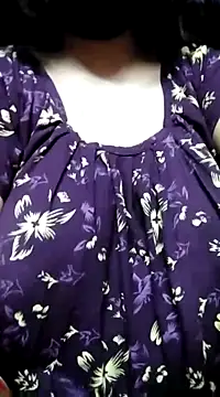 Snapshot of BERRY_00 chatting on 02/17/25, 10:40 BERRY 00 online show from 02/17/25, 10:40