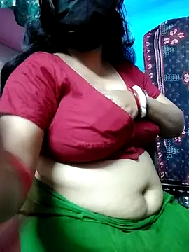 Snapshot of BERRY_00 chatting on 03/06/25, 09:47 BERRY 00 online show from 03/06/25, 09:47