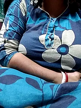 BERRY 00 online show from 11/28/25, 09:45