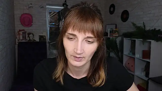 Nika Kitten online show from 04/01/26, 11:44