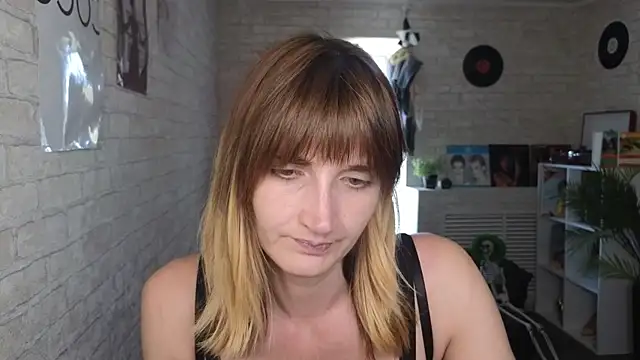 Nika Kitten online show from 05/05/26, 11:07