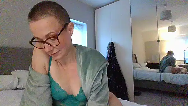 ELEGANT-ARIA36 online show from 01/07/25, 08:45