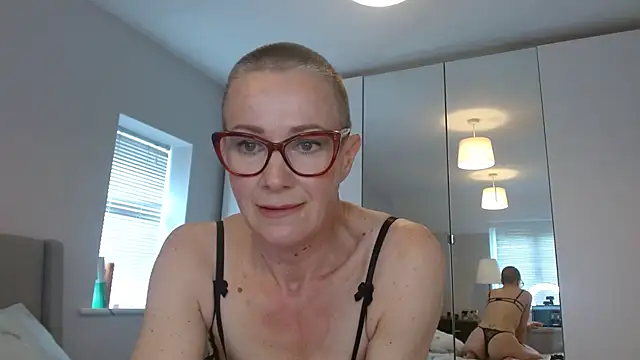 ELEGANT-ARIA36 online show from 03/11/25, 11:44