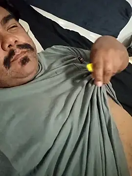 Snapshot of Brickstash chatting on 10/09/25, 06:33 Brickstash online show from 10/09/25, 06:33