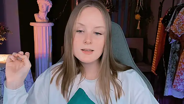 VivienLeeigh online show from 12/28/24, 07:11