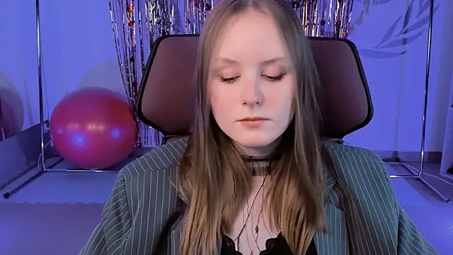 VivienLeeigh online show from 02/16/25, 03:16