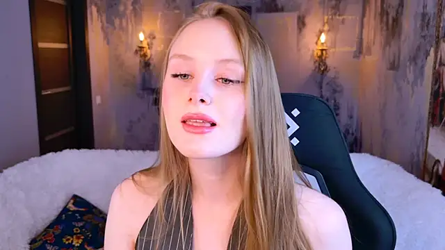 VivienLeeigh online show from 11/20/25, 09:09