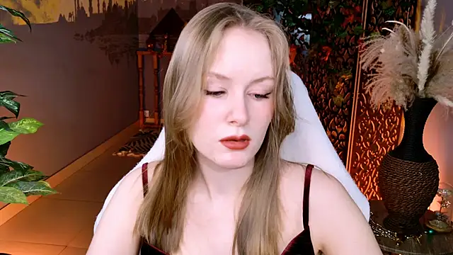 VivienLeeigh online show from 03/08/26, 05:22