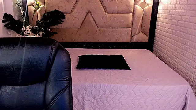 crimson tati  online show from 07/01/26, 01:02