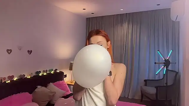 little fox alisa online show from 02/12/25, 09:22