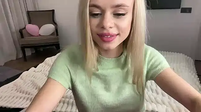 little fox alisa online show from 03/08/25, 12:22